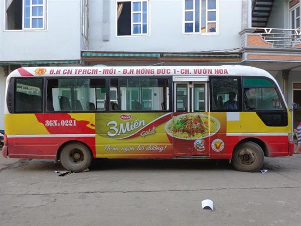 Quảng cáo trên xe bus: “Ngôi nhà quảng cáo” di động độc đáo